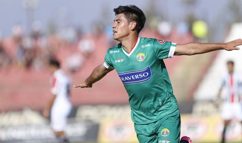 Universidad de Chile acuerda adquirir parte del pase de Felipe Mora