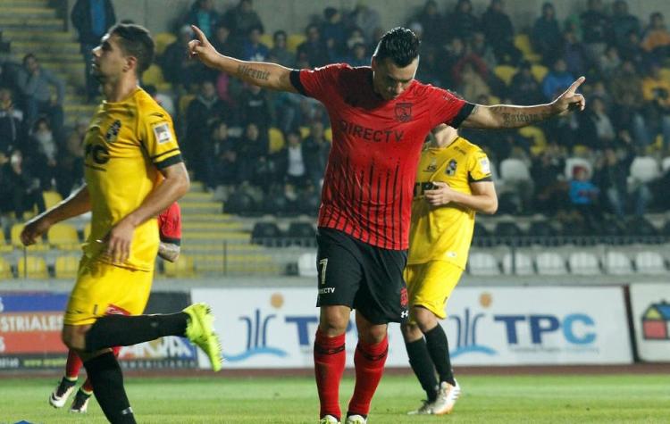 Colo Colo estrena refuerzos y camiseta en triunfo por penales ante Coquimbo