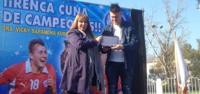 Delantero Nicolás Castillo es declarado Hijo Ilustre de Renca