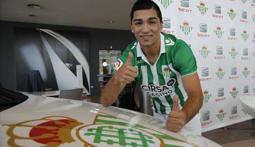 Lorenzo Reyes se desvincula del Betis de España  y se acerca a la U