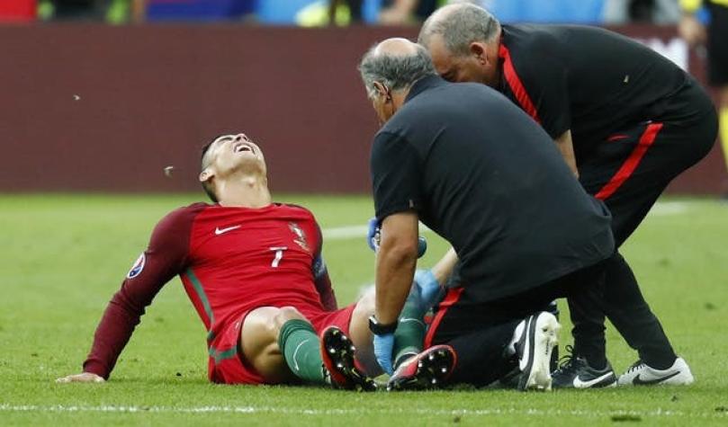 [VIDEO] Cristiano Ronaldo se retira llorando de la cancha debido a lesión en final de la Euro