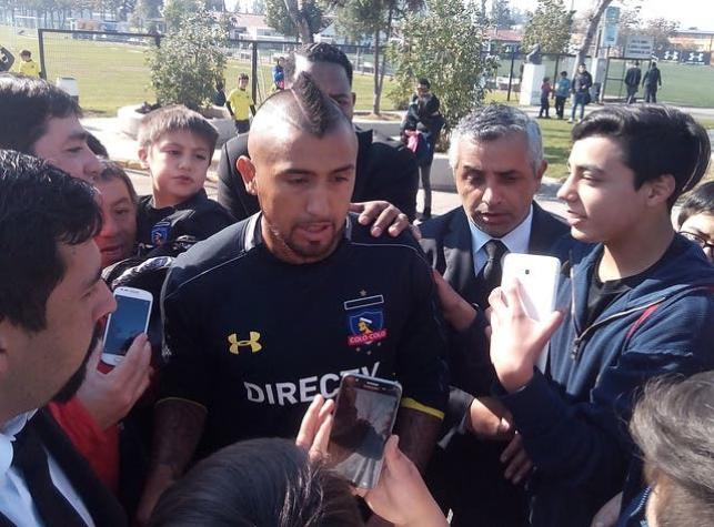 Arturo Vidal anima amistoso en el Monumental y lanza promesa a los hinchas de Colo Colo