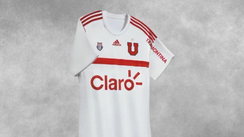 Universidad de Chile presenta su nueva camiseta de visita 2016-2017