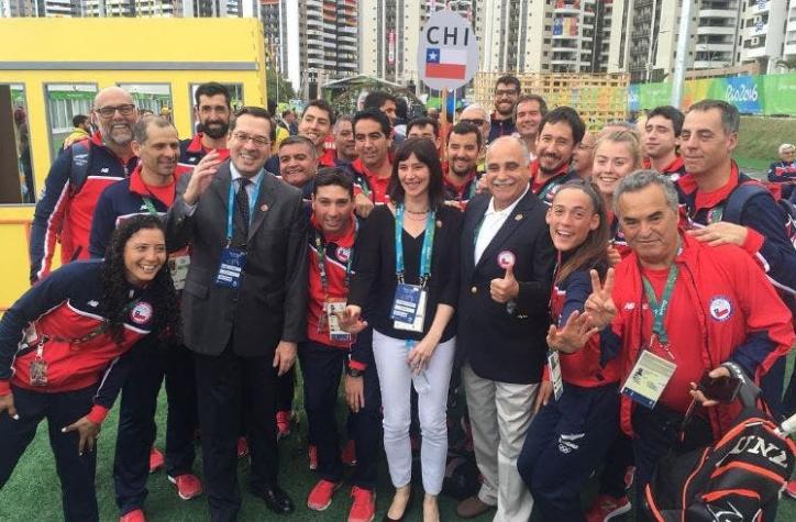 Bandera de Chile ya flamea en los Juegos Olímpicos de Río 2016