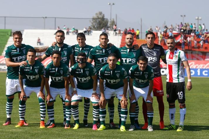 [FOTO] Jugador de Palestino "se coló" en foto de sus ex compañeros de Wanderers