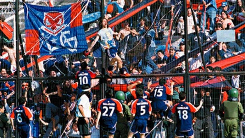[VIDEO] Así era Chile en 2001: A 15 años del último triunfo de la U en el Monumental