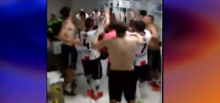 [VIDEO] Así fue el efusivo festejo del camarín de Palestino tras vencer a Flamengo en Brasil