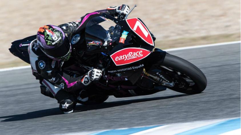 Piloto chileno Maxi Scheib gana destacada competencia de motociclismo en España