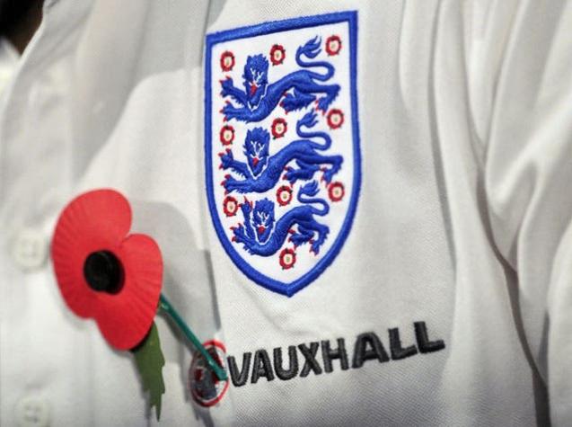 FIFA y FA negocian inclusión de amapola en camisetas en Inglaterra-Escocia