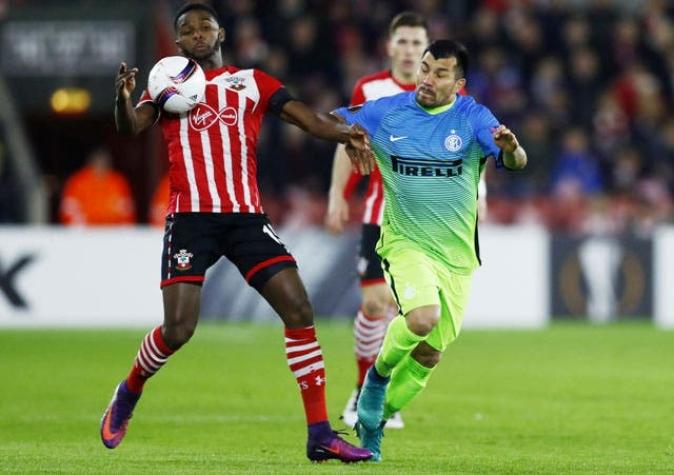 Mala jornada para chilenos: Inter y Celta caen en la Europa League