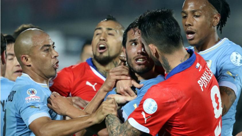 [VIDEO] Chile vs. Uruguay: Un duelo con una historia "al rojo" en el Nacional
