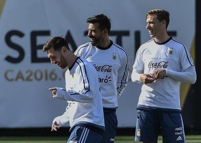 [VIDEO] Periodista que causó el veto de Argentina acusa "cobardía" en los seleccionados