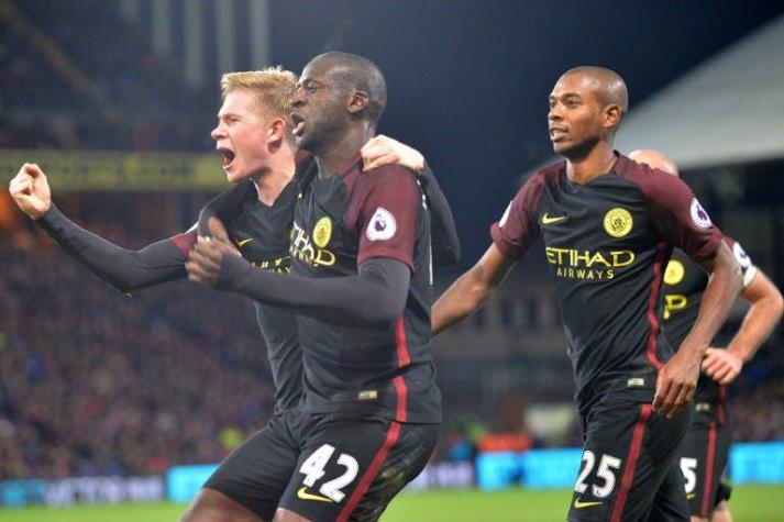 Manchester City con Claudio Bravo gana de visita y vuelve a ser líder en la Premier League
