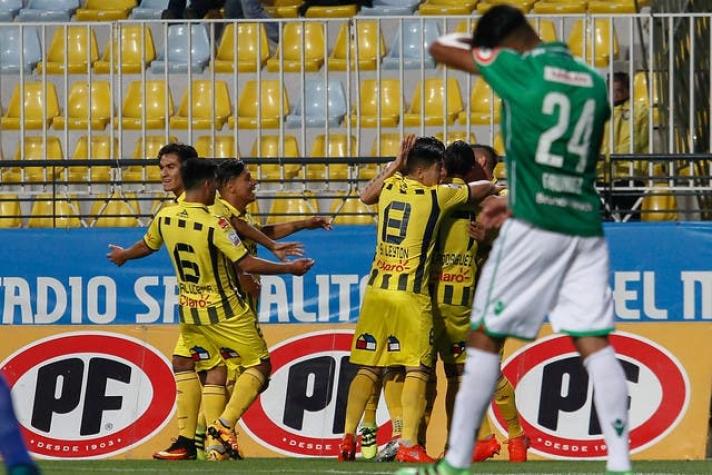 Everton logra ajustada victoria ante Audax Italiano por semis de Copa Chile