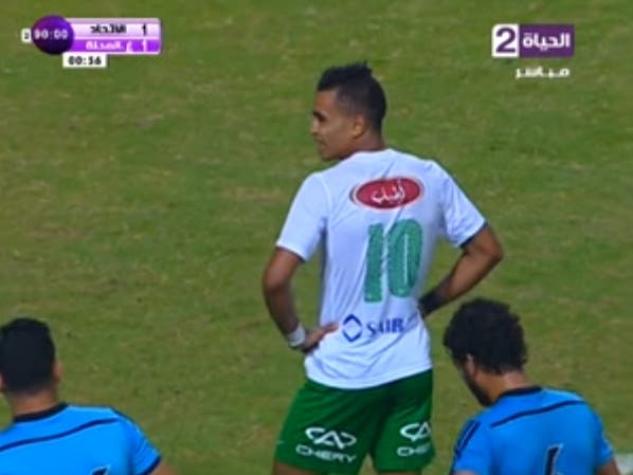 [VIDEO] Futbolista abandona a su equipo en medio de un partido tras perder un penal