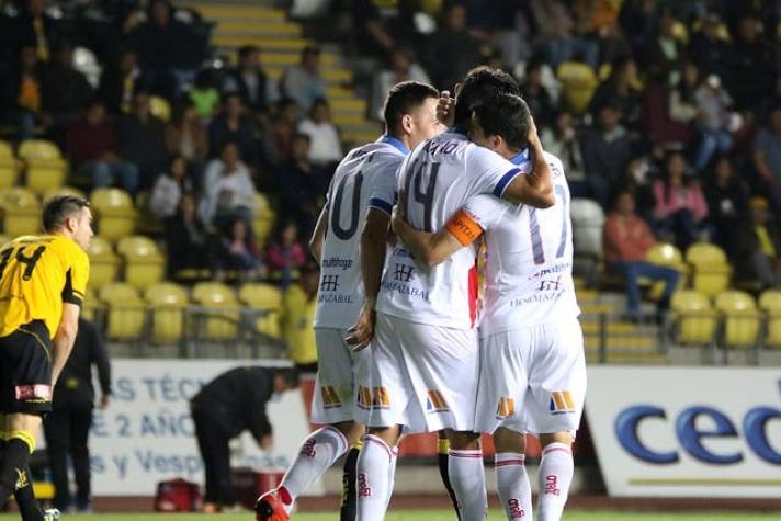 [VIDEO] Goles Primera B: Curicó Unido vence a Coquimbo en "guerra de goles"