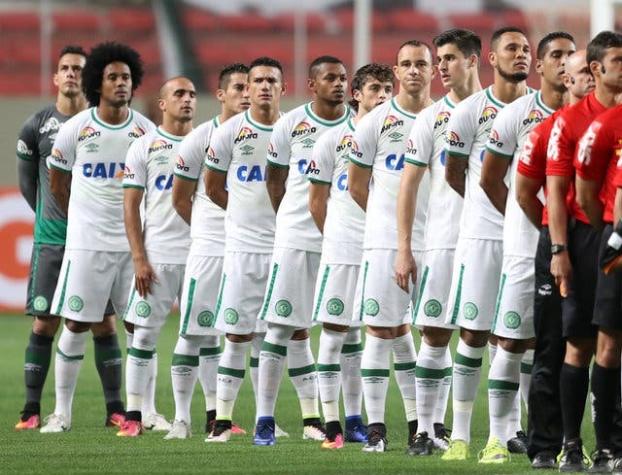 Arquero suplente y el hijo del técnico no se embarcaron en el trágico viaje de Chapecoense