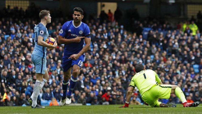 Claudio Bravo no puede hacer mucho en derrota del Manchester City ante Chelsea