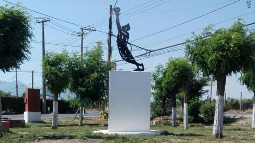 [VIDEO] Escándalo en Buin por el monumento a Claudio Bravo que está abandonado