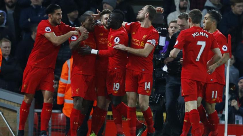 Claudio Bravo y Manchester City no pueden ante Liverpool en su visita a Anfield