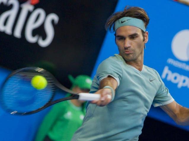 Roger Federer regresa con triunfo a las pistas tras seis meses de ausencia