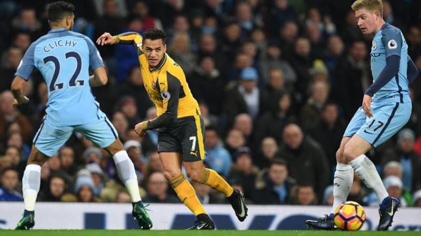 Alexis Sánchez y Claudio Bravo deberán esperar para conocer a sus rivales de la Copa FA
