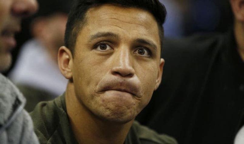 Alexis Sánchez asiste a partido de la NBA en Londres