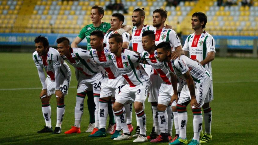 [FOTO] Papa Francisco recibe como regalo camiseta de Palestino