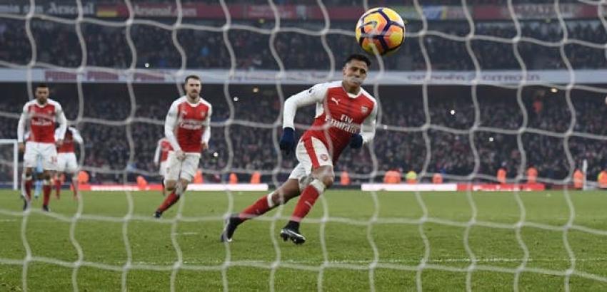 [VIDEO] A lo Panenka: Alexis y el penal de la discordia