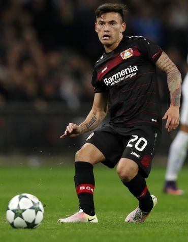 Charles Aránguiz se pierde victoria de Bayer Leverkusen por golpe en el tobillo