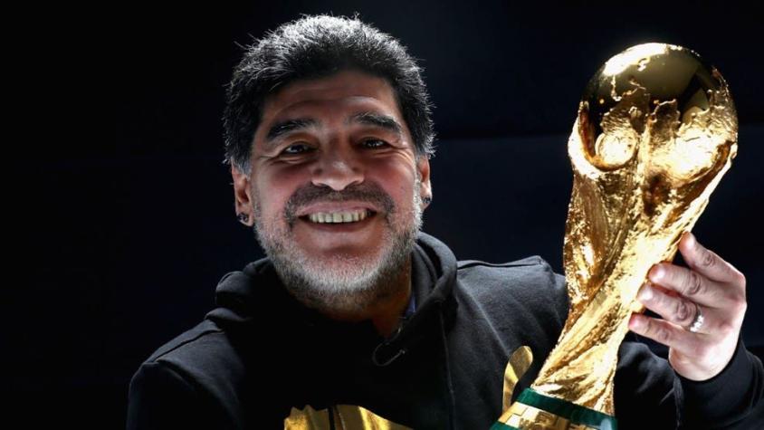 [VIDEO] Maradona se reencuentra con la Copa del Mundo: "Ojalá los argentinos sepan cuánto pesa"