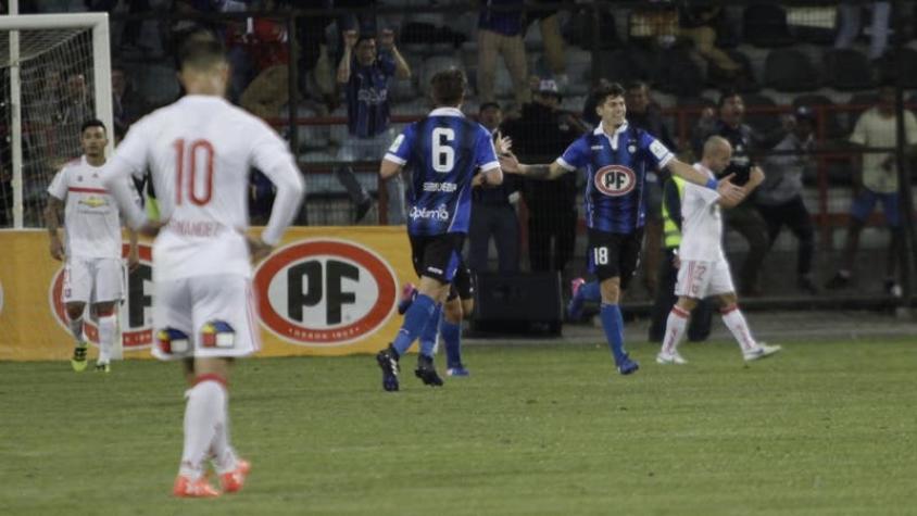 Universidad de Chile paga caro sus errores defensivos y cae ante Huachipato