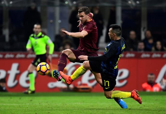 [VIDEO] Gary Medel protagoniza polémico penal en derrota de Inter de Milán en la Serie A