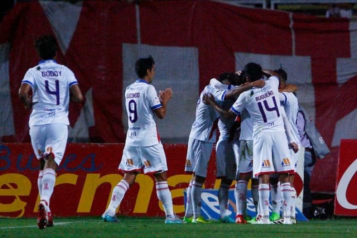 Curicó Unido logra empate en casa y sigue de líder en la Primera B