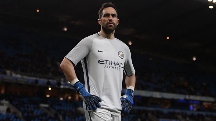 [VIDEO] Claudio Bravo vuelve recibiendo gol "de hoyito" en triunfo del City por la Copa FA