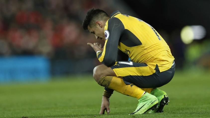 Arsenal pierde ante Liverpool con un Alexis Sánchez que partió como suplente