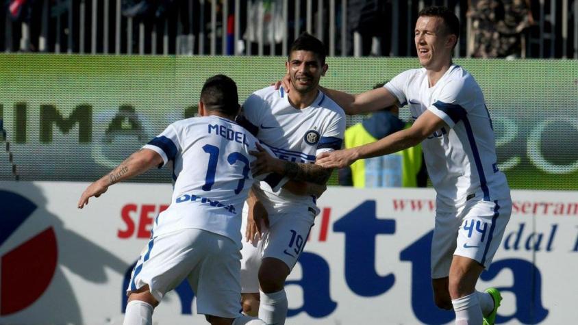 Inter de Gary Medel golea como visita al Cagliari de Mauricio Isla en la Serie A
