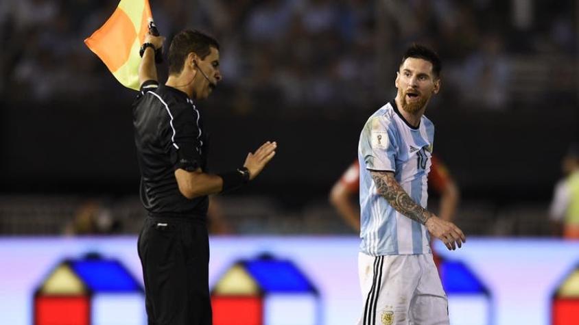 Mano dura en la FIFA: Lionel Messi es sancionado con 4 fechas por insultos a árbitros