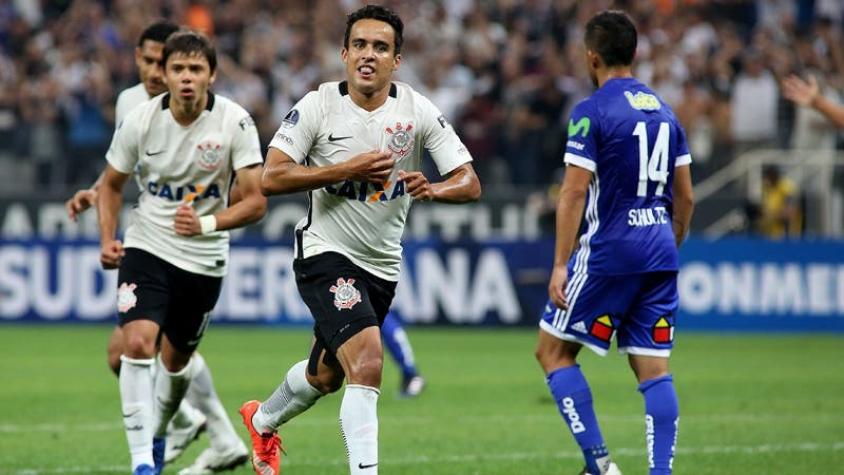 Universidad de Chile cae luchando ante Corinthians en su estreno por la Sudamericana
