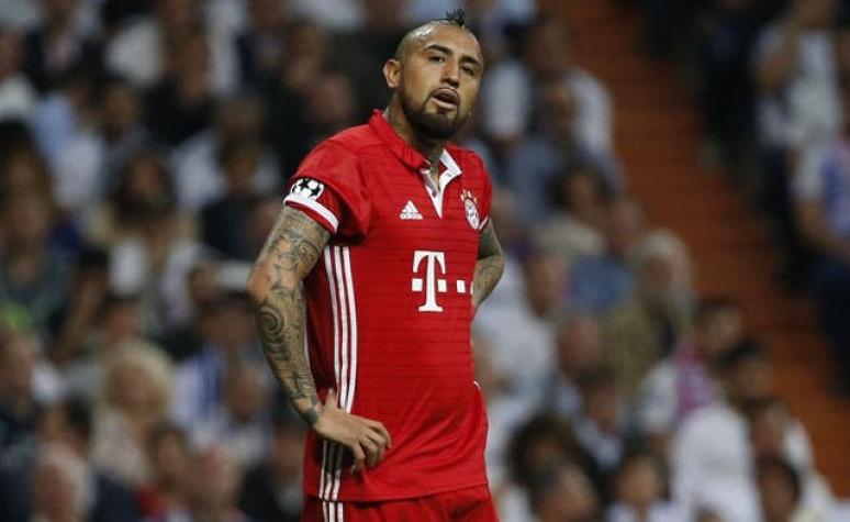 Prensa española asegura que Vidal y dos compañeros increparon a árbitro en el vestuario