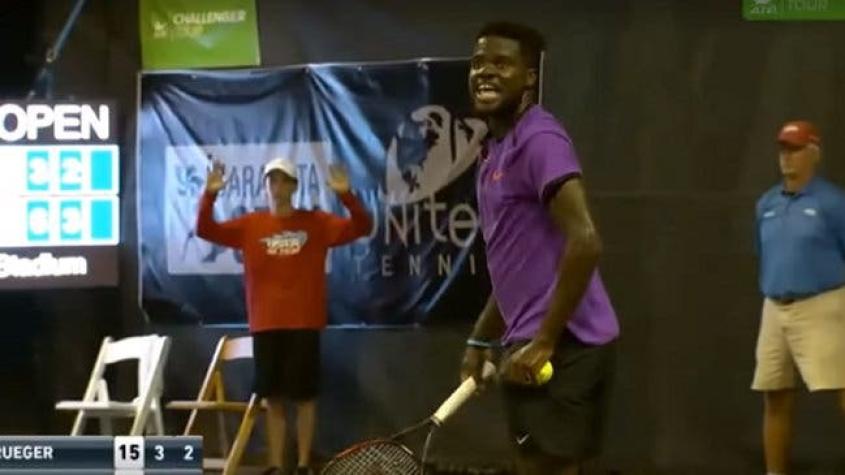 [VIDEO] Partido de tenis se vio suspendido por gemidos sexuales de una pareja