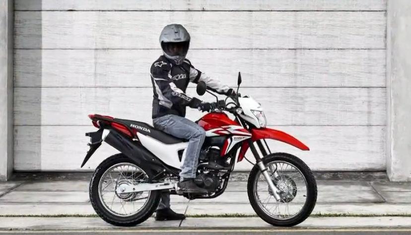 [VIDEO] Conoce la Honda XR190L: Una moto diseñada para responder en la ciudad