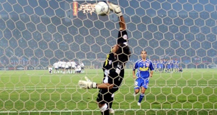 [VIDEO] Claudio Bravo, el socio de Colo Colo a la distancia