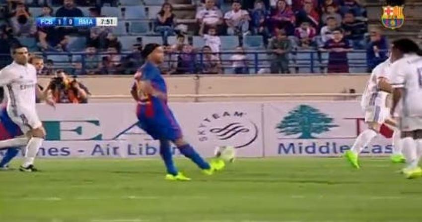 Como en sus mejores tiempos: la joyita de Ronaldinho en el partido de leyendas contra el Real Madrid
