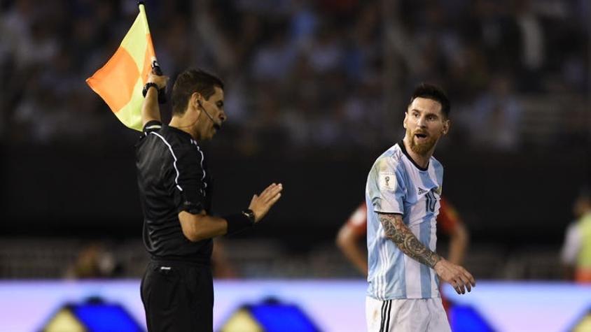 [VIDEO] Uruguayos furiosos tras indulto a Messi: “Ahora podrán insultar a árbitros sin problemas”