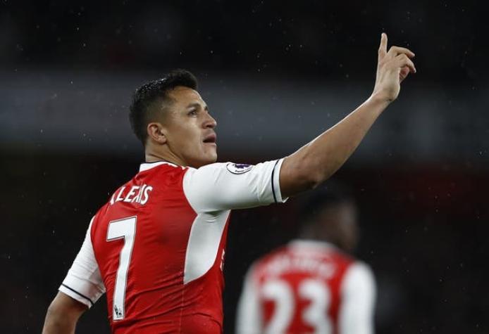Alexis Sánchez en el podio: El chileno termina como 3° goleador de la Premier