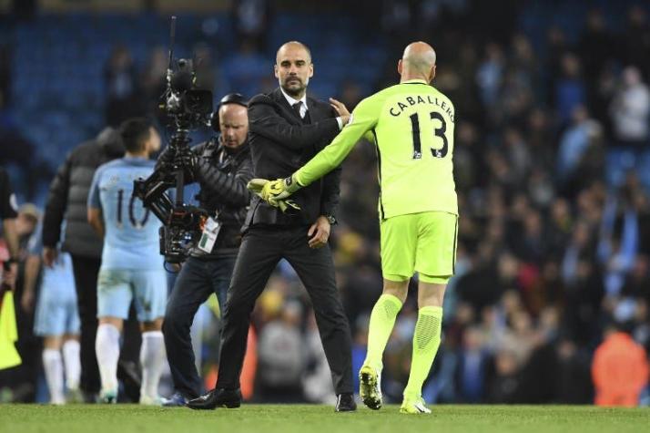 Claudio Bravo tendrá nuevo compañero: Manchester City confirma salida del portero Willy Caballero