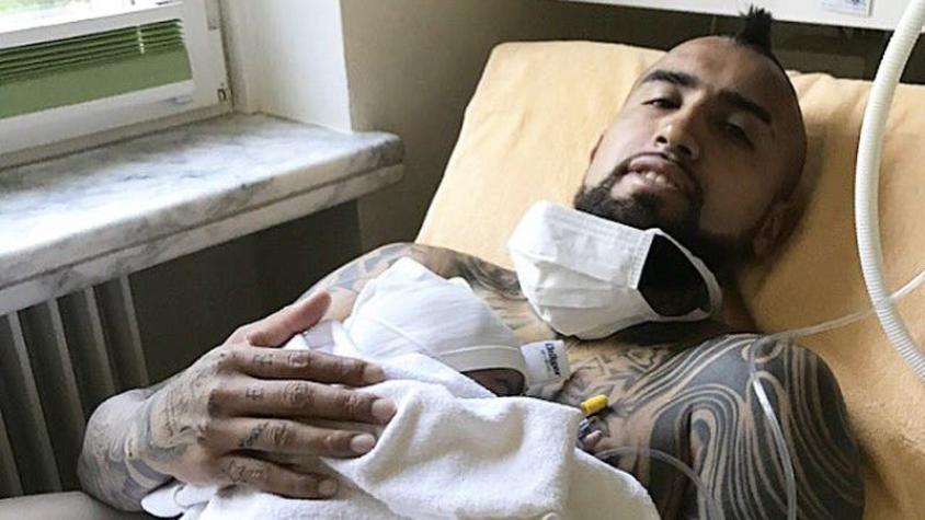 [VIDEO] ¿La marraqueta bajo el brazo? Vidal es padre en previa de Copa Confederaciones