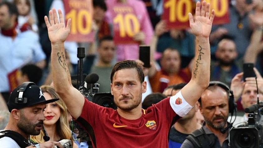 Francesco Totti recibe el Premio del presidente de la UEFA por su “lealtad extraordinaria”