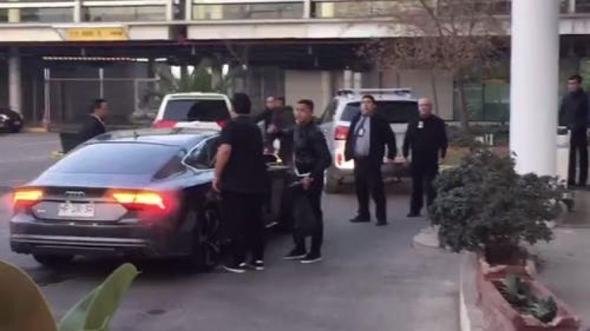 [VIDEO] Alexis Sánchez da por terminada sus vacaciones y llega a Chile para unirse a “la Roja”
